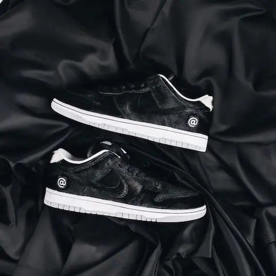 Nike SB Dunk Low BE@RBRICK Medicom Toy Nike