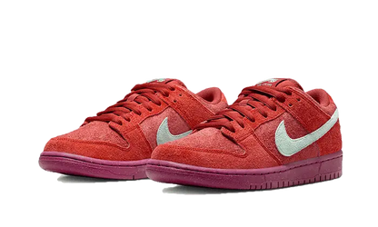 Nike SB Dunk Low Mystic Red VOSneakers