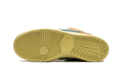 Nike SB Dunk Low Orange Emerald Rise Nike