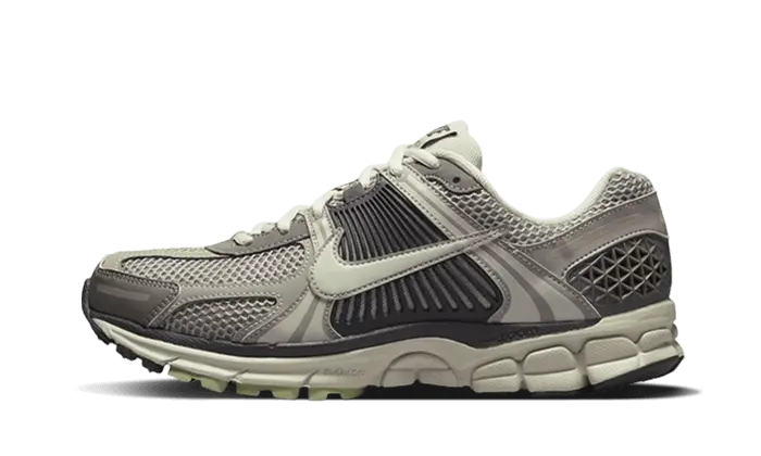 Nike Zoom Vomero 5 Cobblestone VOSneakers