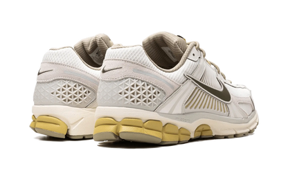 Nike Zoom Vomero 5 Light Bone Medium Olive Nike