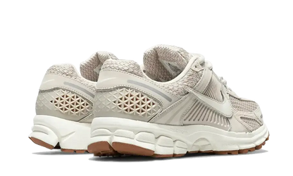 Nike Zoom Vomero 5 Light Orewood Brown VOSneakers