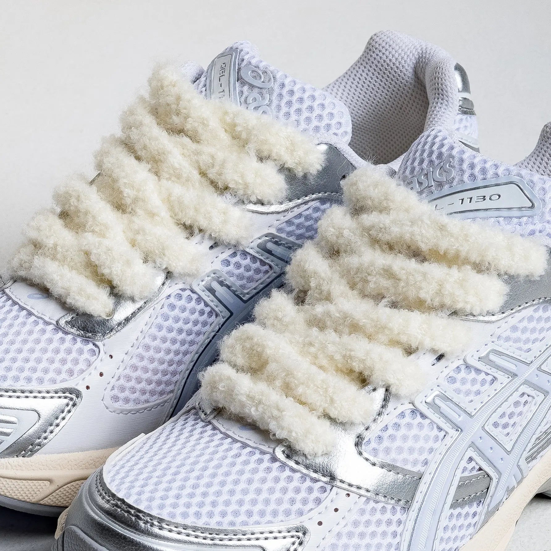 Sweetlaces Fluff: Polar Bear VOSneakers