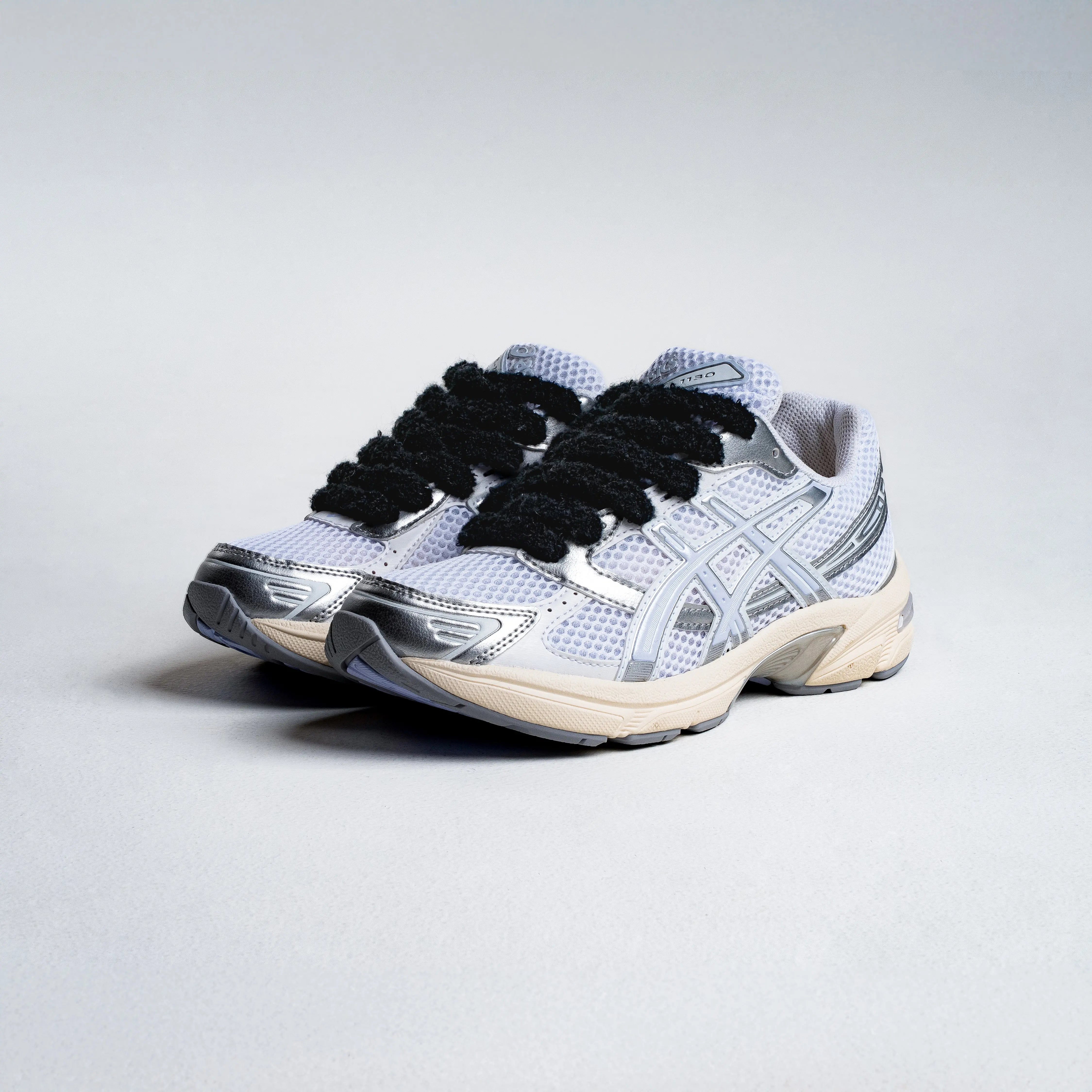 Sweetlaces Fluff: Raven VOSneakers