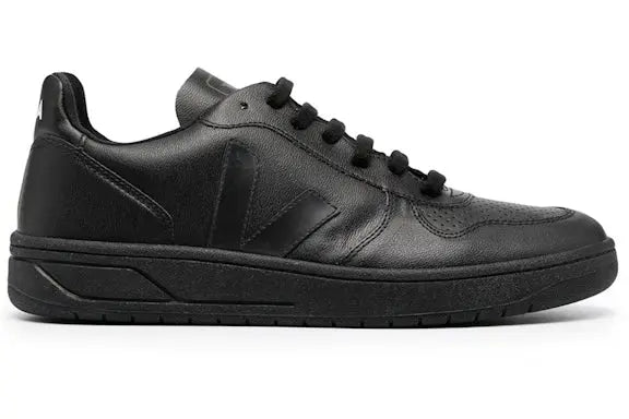 Veja V-10 CWLBlack Black Veja