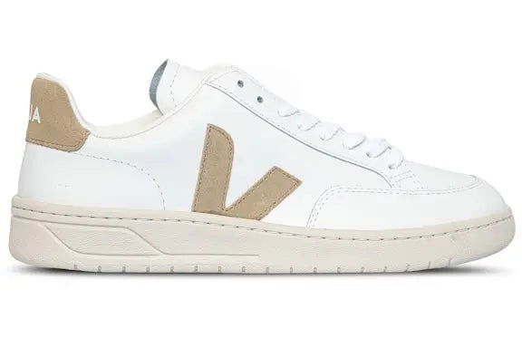 Veja V-12 White Dune Veja