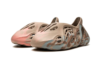 Yeezy Foam RNNR MX Sand Grey VOSneakers