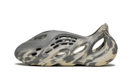 Yeezy Foam RNNR MXT Moon Gray VOSneakers