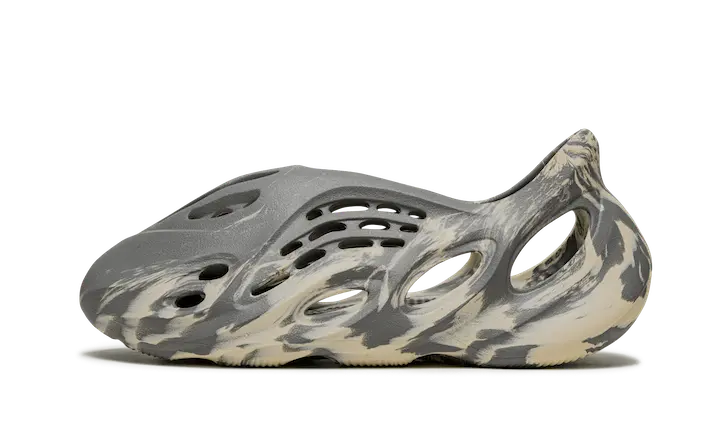 Yeezy Foam RNNR MXT Moon Gray VOSneakers
