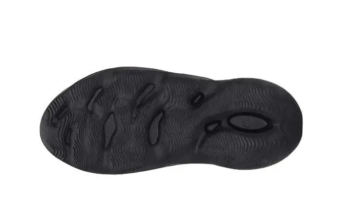 Yeezy Foam RNNR Onyx VOSneakers