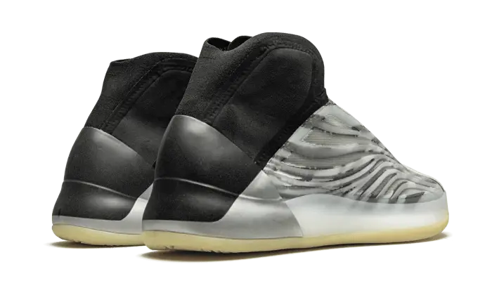Yeezy QNTM BSKTBL VOSneakers