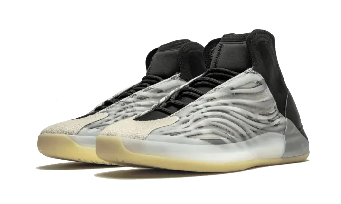 Yeezy QNTM BSKTBL VOSneakers